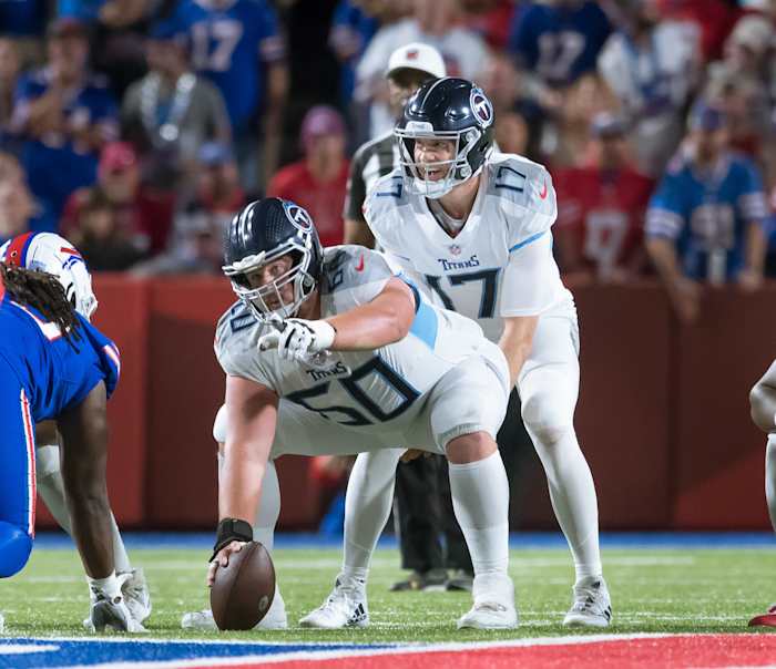Veteran center Ben Jones prepares for an offensive snap in a 2022 game against the Buffalo Bills